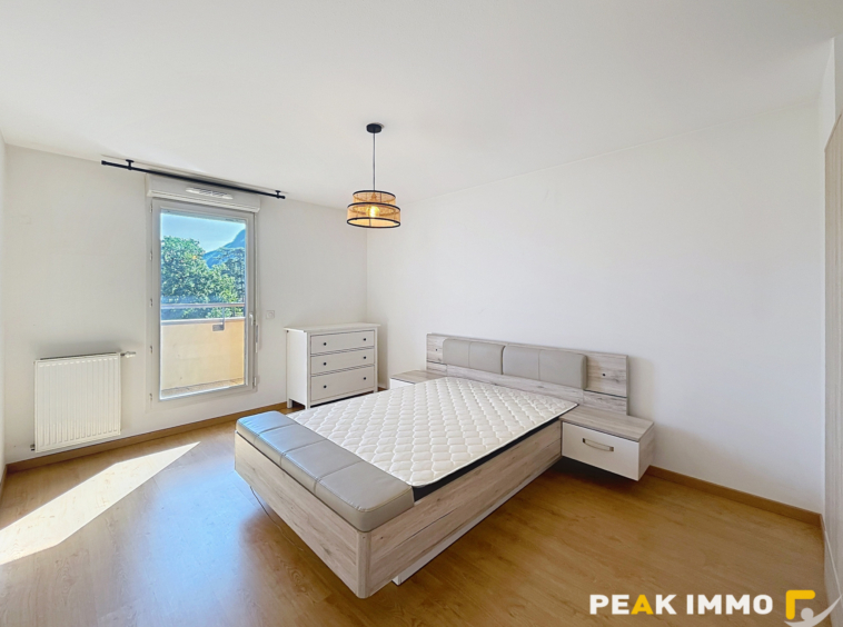 Appartement T5 meublé en attique de 114m2