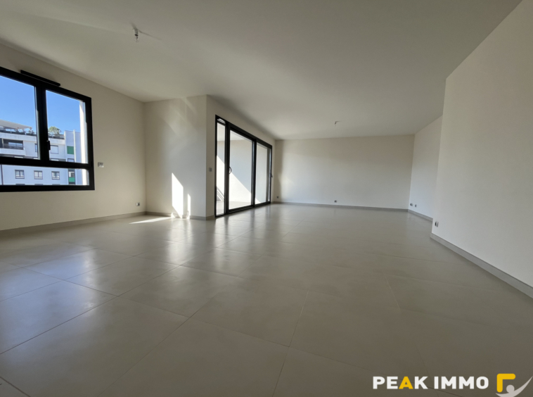 Appartement 4 pièces - 133,50 m2 -  SAINT-GENIS-POUILLY