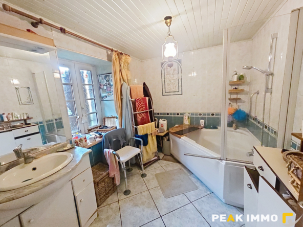CHATILLON SUR CLUSES - Charmante ferme rénovée avec potentie