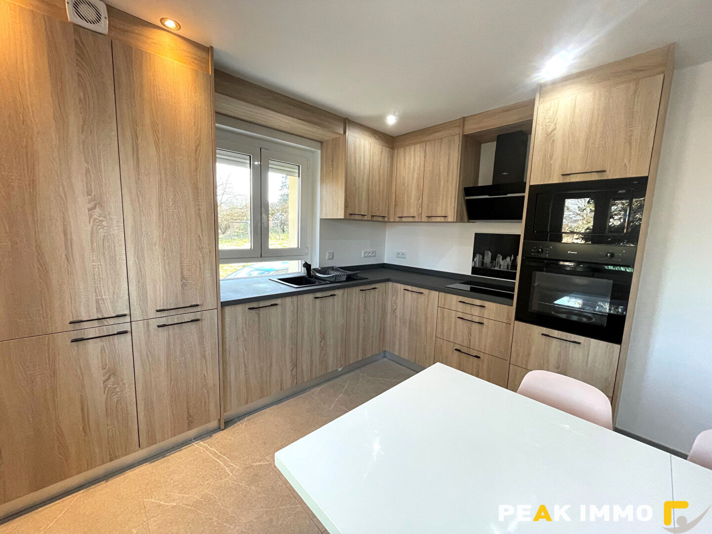 REIGNIER-T3 de 61 m2 avec garages rénové a neuf.