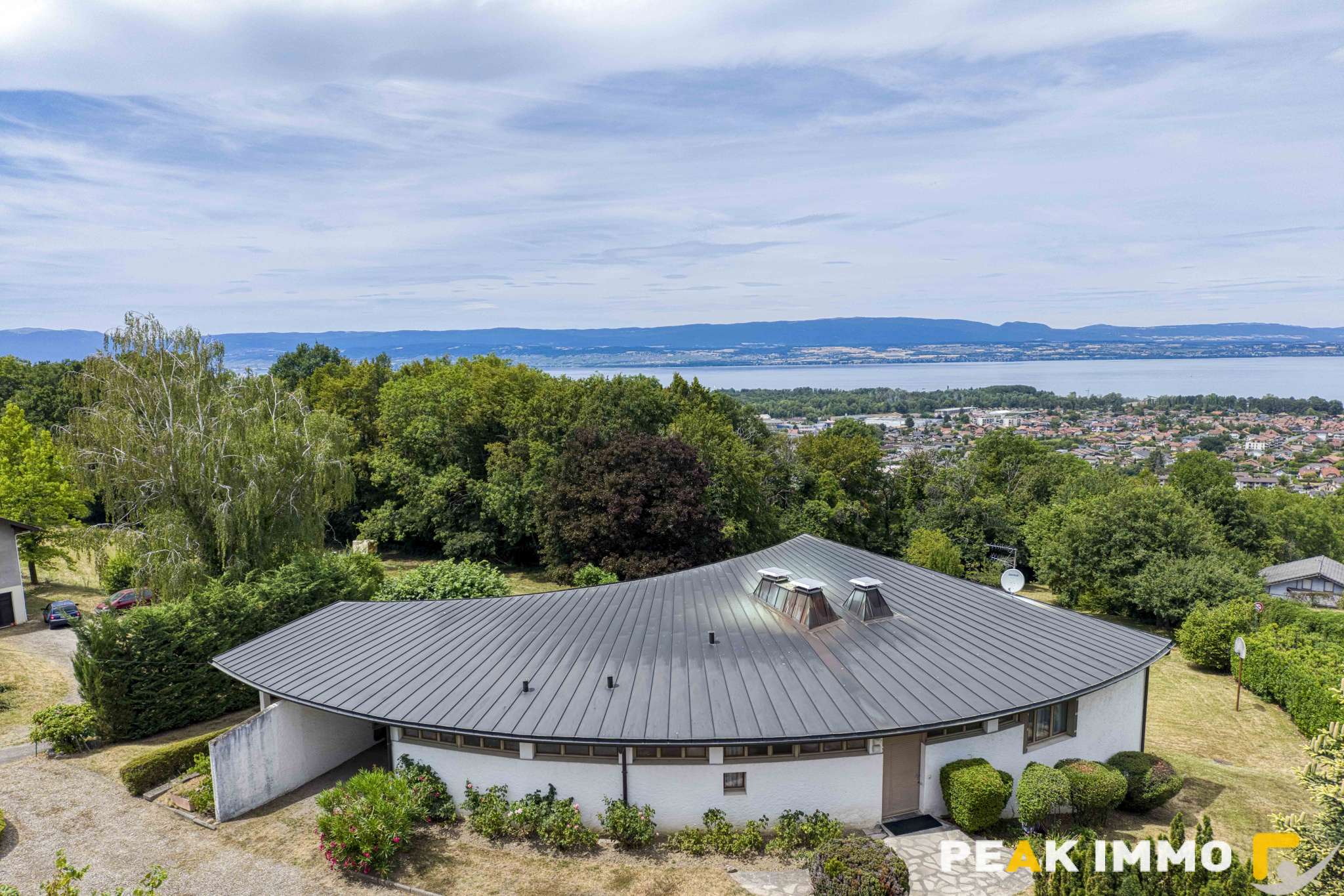 Villa d'architecte avec vue sur le lac Léman