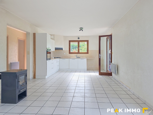 BONS EN CHABLAIS- A 5 mn du CEVA -T4 de 98m2 avec jardin pri