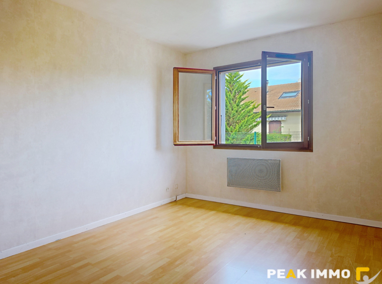 BONS EN CHABLAIS- A 5 mn du CEVA -T4 de 98m2 avec jardin pri