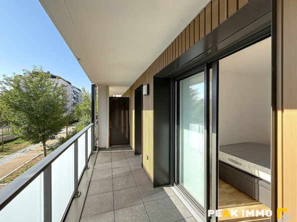 Appartement T3 de 76,48 m2 - terrasse - balcon et garage en