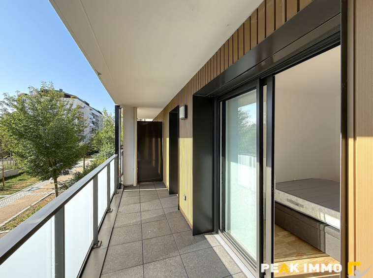 Appartement T3 de 76,48 m2 - terrasse - balcon et garage en