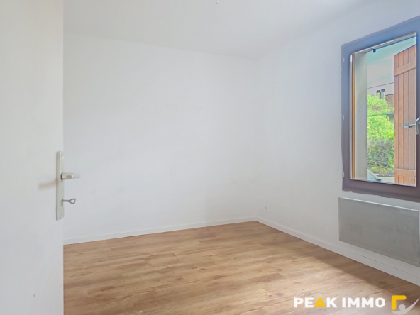 BONS EN CHABLAIS- A 5 mn du CEVA -T4 de 98m2 avec jardin pri