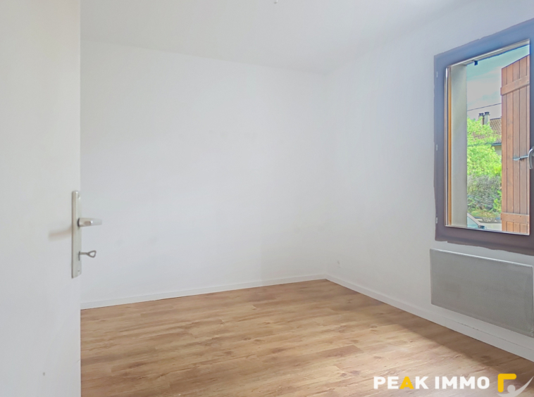 BONS EN CHABLAIS- A 5 mn du CEVA -T4 de 98m2 avec jardin pri