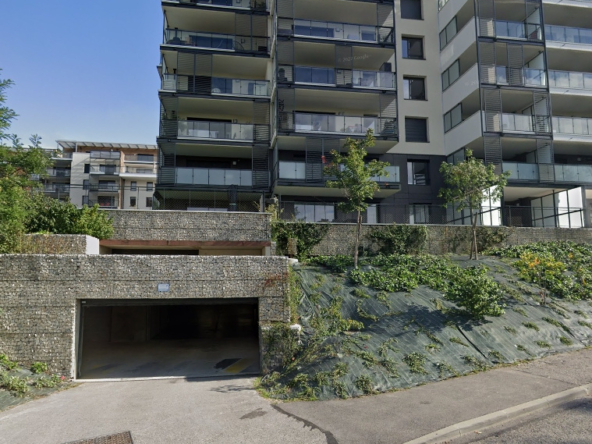 ANNECY-LE-VIEUX -  GARAGE EN SOUS-SOL  - SECTEUR VIRE MOULIN