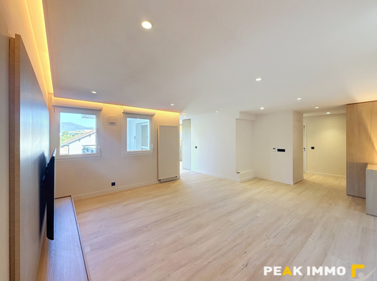 T4 - 86m2 entièrement rénové - Balcon, parking - garage doub