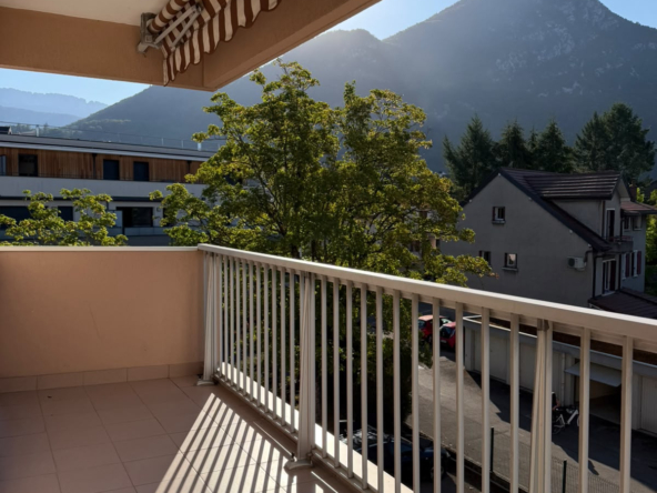 Appartement - 3 pièces- 84.16 m2 - Annecy