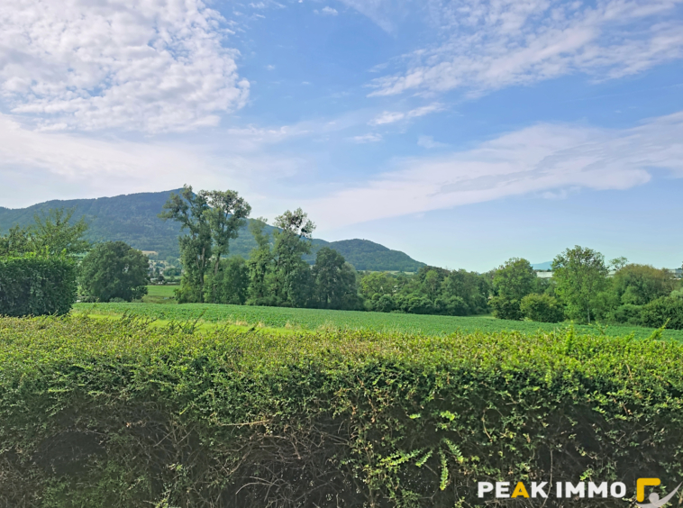 BONS EN CHABLAIS- A 5 mn du CEVA -T4 de 98m2 avec jardin pri