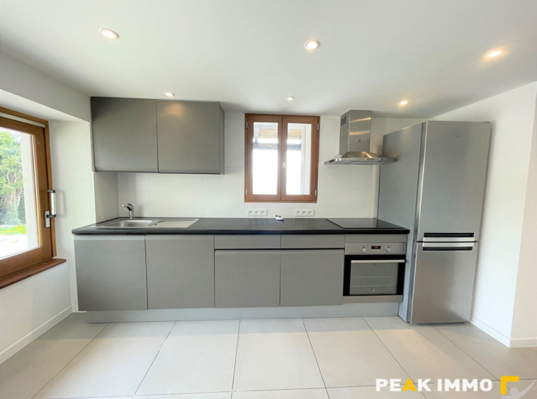 Location : appartement 4 pièces à LUCINGES