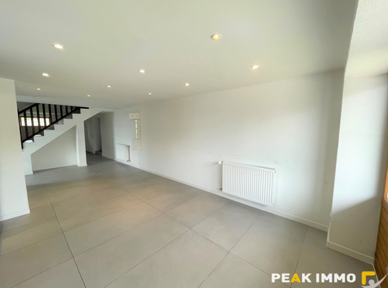 Location : appartement 4 pièces à LUCINGES