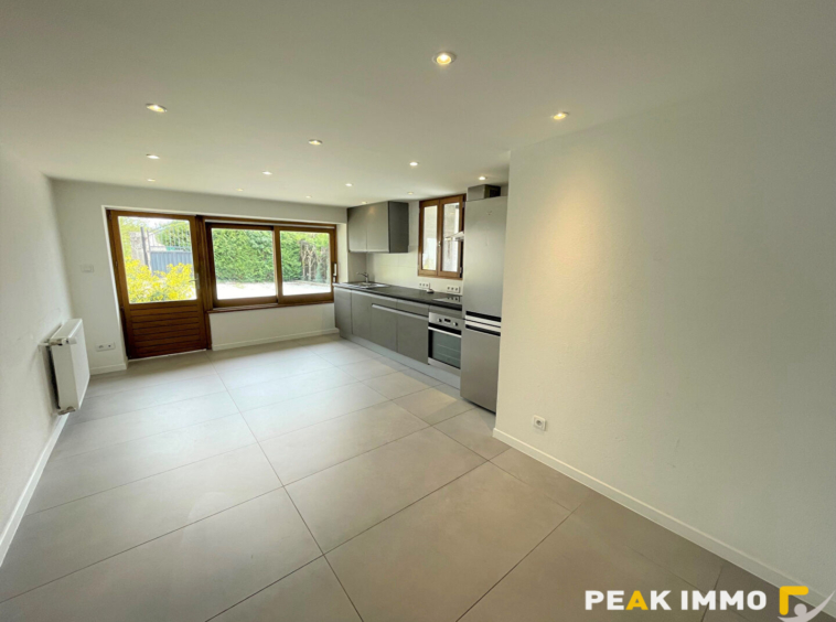 Location : appartement 4 pièces à LUCINGES