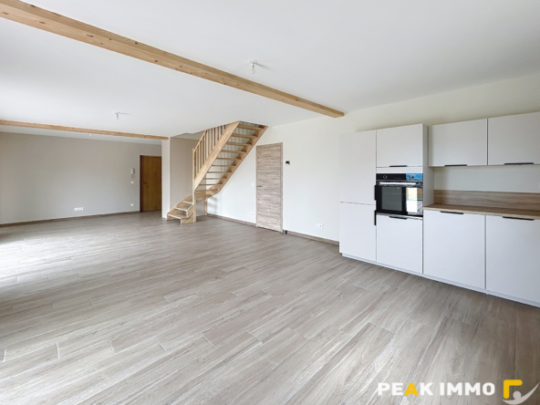 Appartement Fillinges 5 pièce(s) 152.31 m2