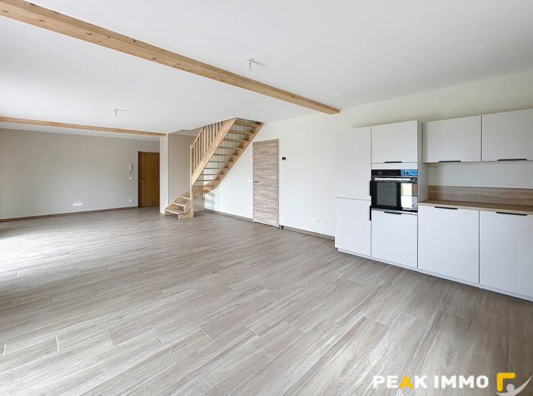 Appartement Fillinges 5 pièce(s) 152.31 m2