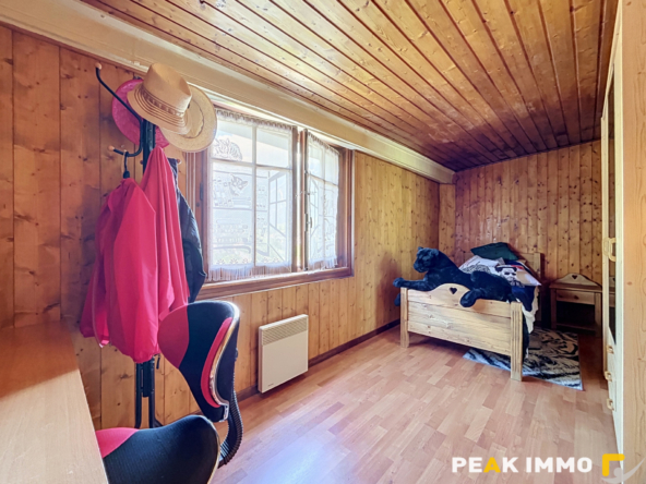 Ferme de pays composée de 5 appartements et terrains attenan