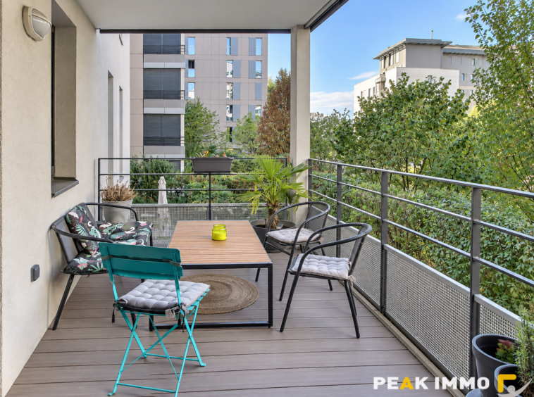 ANNECY - T3 de 62.5m2, au calme, avec balcon, garage fermé e