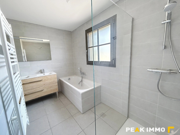 Appartement Fillinges 5 pièce(s) 152.31 m2