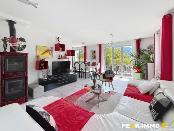 A vendre maison rénovée   Terrain de 2 841 m2 piscinable