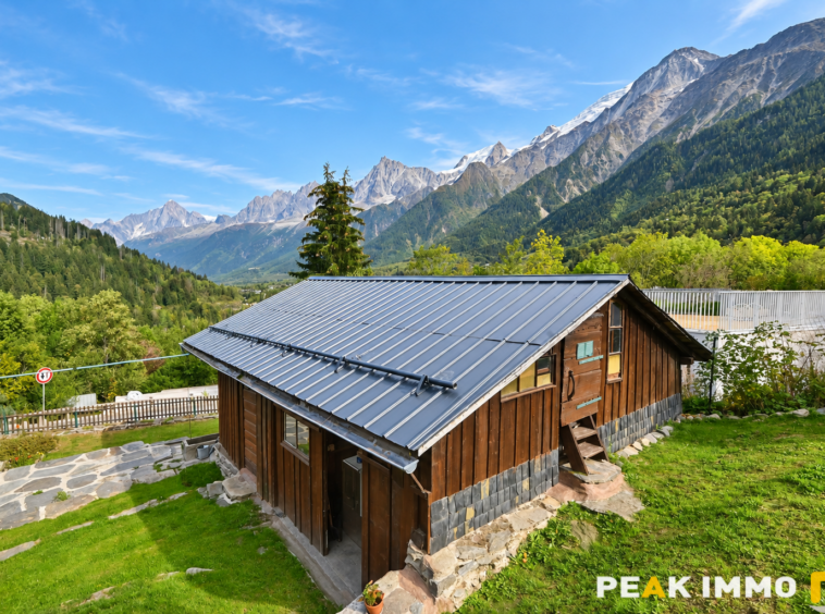 Ferme de pays composée de 5 appartements et terrains attenan