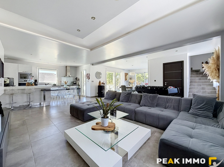 Maison mitoyenne - 4 pièces - 126 m2 - Grésy sur Aix