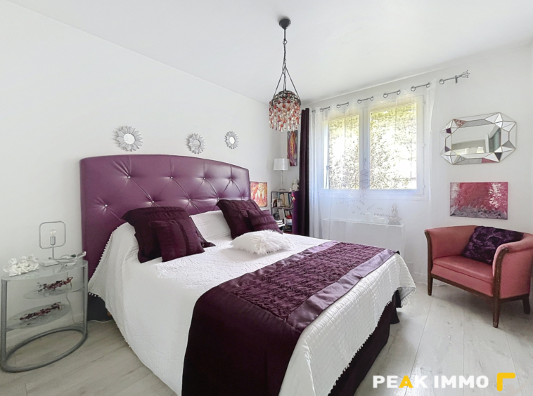 A vendre maison rénovée   Terrain de 2 841 m2 piscinable