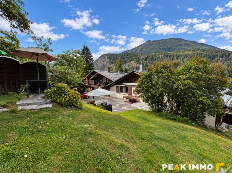 Ferme de pays composée de 5 appartements et terrains attenan