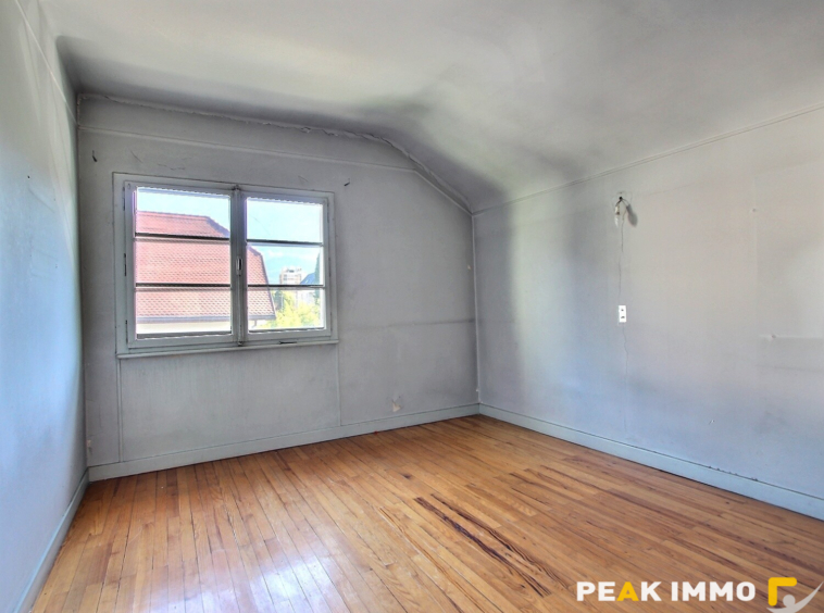 Maison 6 pièces sur terrain 486 m2  - Annecy centre