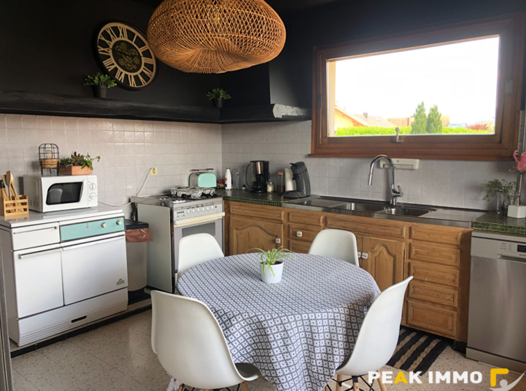 NANGY MAISON DE 6 PIECES SUR SOUS SOL COMPLET ET JARDIN 1100