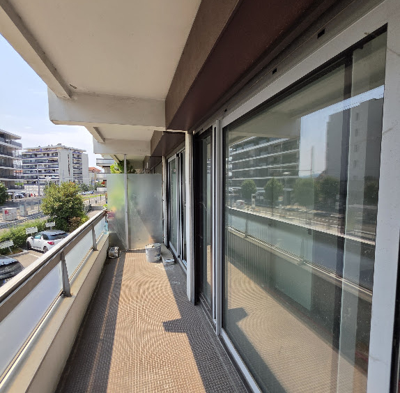 GAILLARD   T2 RÉNOVÉ AVEC BALCON, PARKING ET CAVE   AU PIED