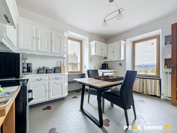 Maison 7 pièces - 196 m2 - Saint-Eusèbe