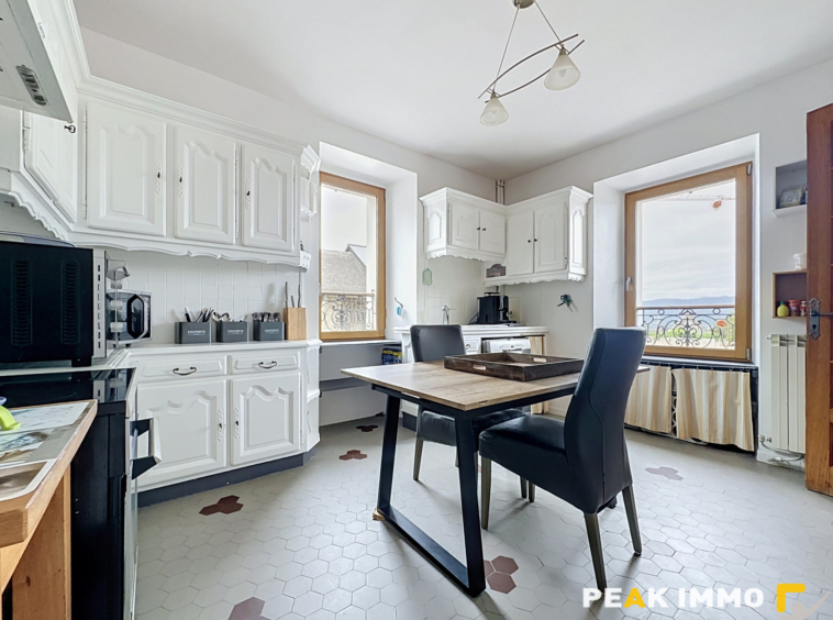 Maison 7 pièces - 196 m2 - Saint-Eusèbe