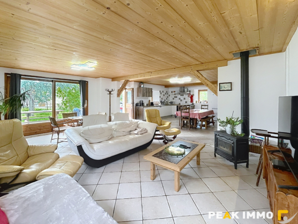 MEGEVETTE FERME RENOVEE 3 CHAMBRES GRANGE TERRAIN 1288m2