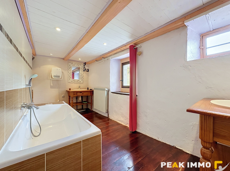 Maison 7 pièces - 196 m2 - Saint-Eusèbe