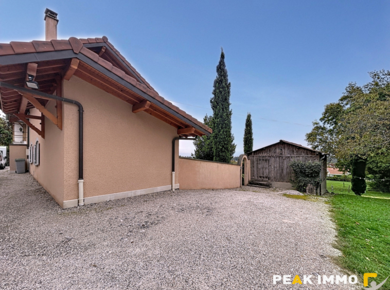 LUCINGES   À louer : charmante maison de village F4 de 84 m2
