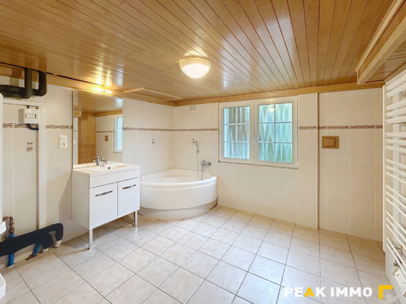 LUCINGES   À louer : charmante maison de village F4 de 84 m2