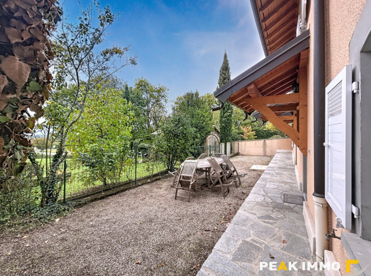 LUCINGES   À louer : charmante maison de village F4 de 84 m2