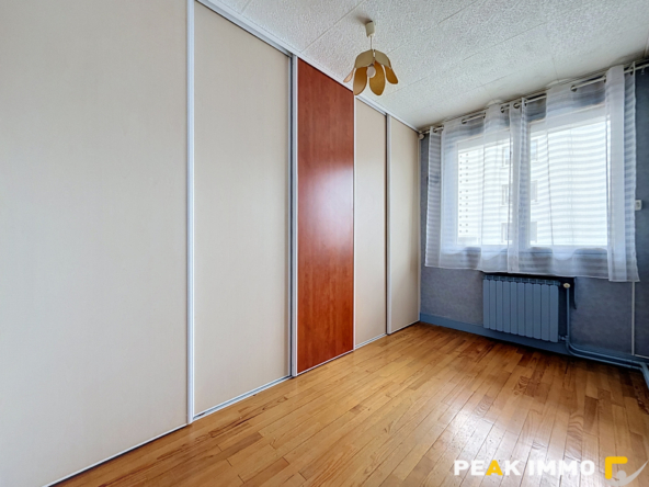 ANNECY   T4 À RAFFRAICHIR AVEC BALCON, CAVE ET BEAUX VOLUMES